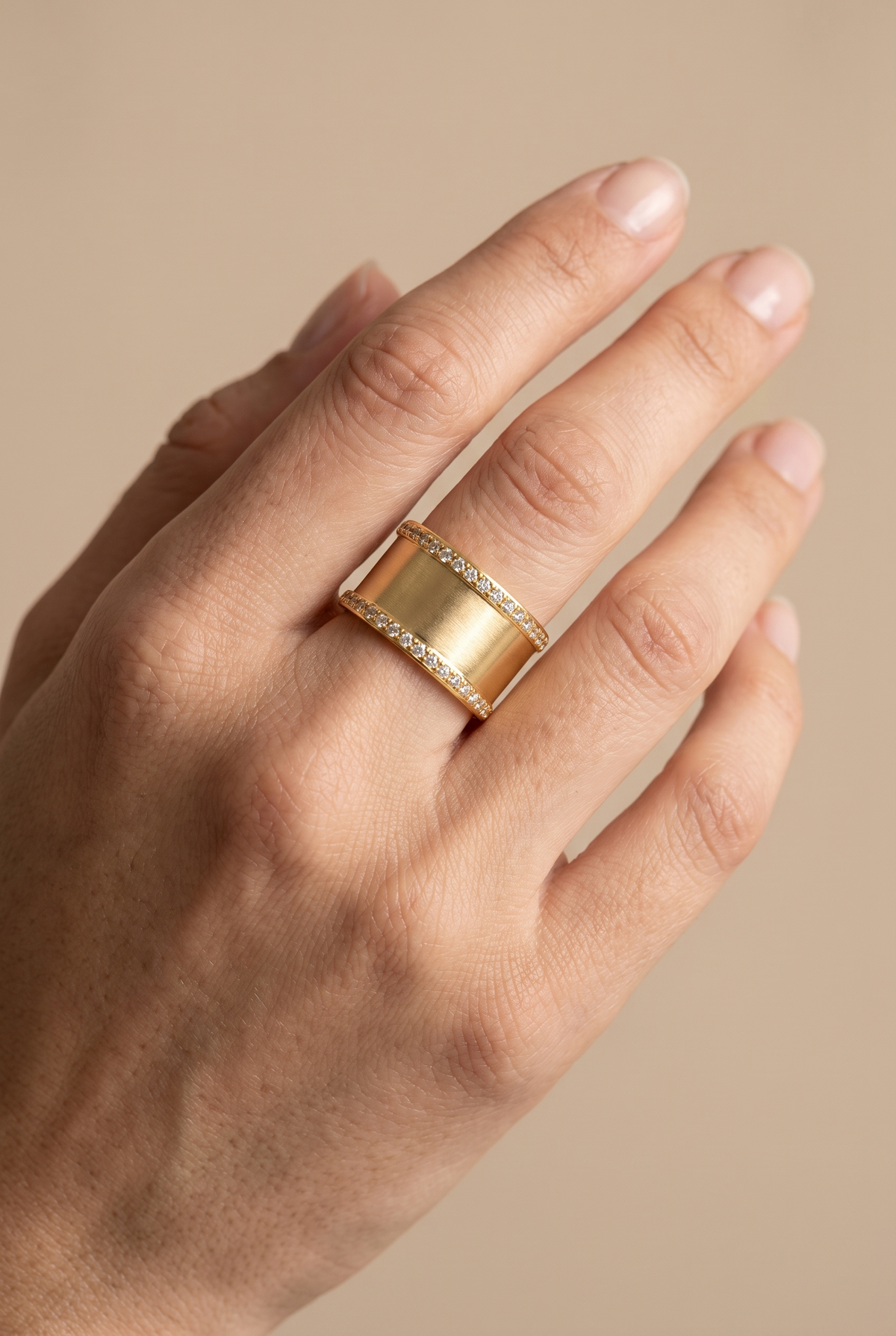 Plain Gemstones Ring Main image